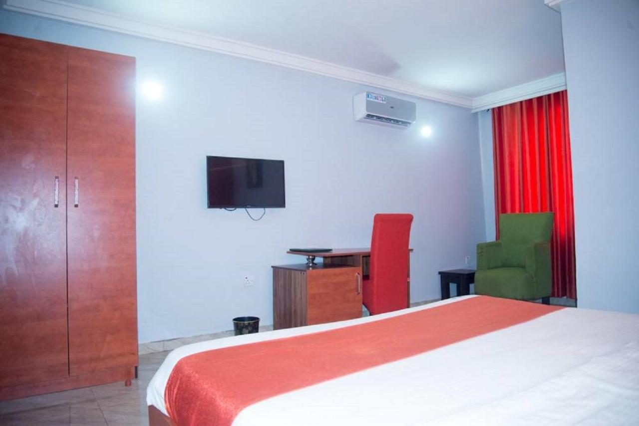 Dannic Hotels Enugu Exterior photo