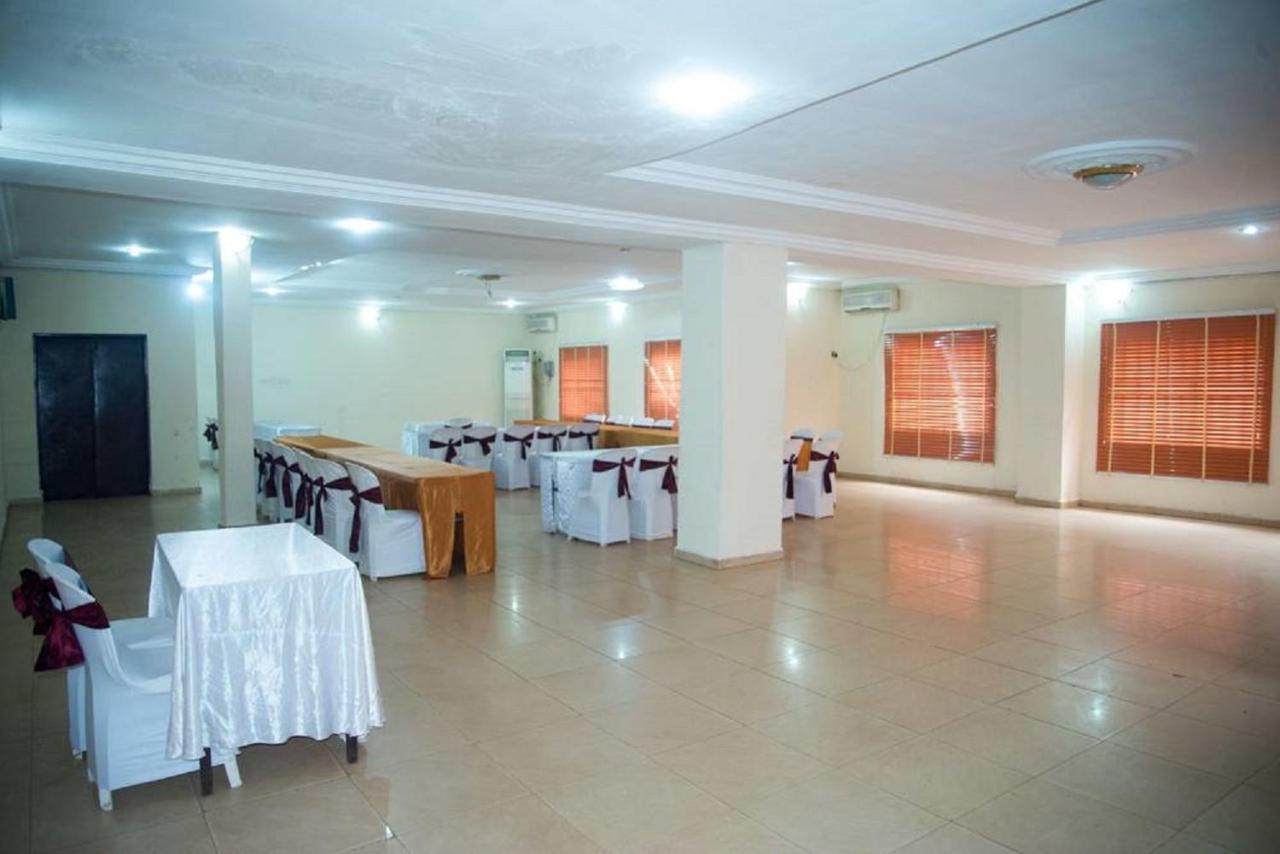 Dannic Hotels Enugu Exterior photo