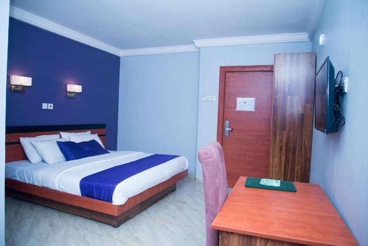 Dannic Hotels Enugu Exterior photo